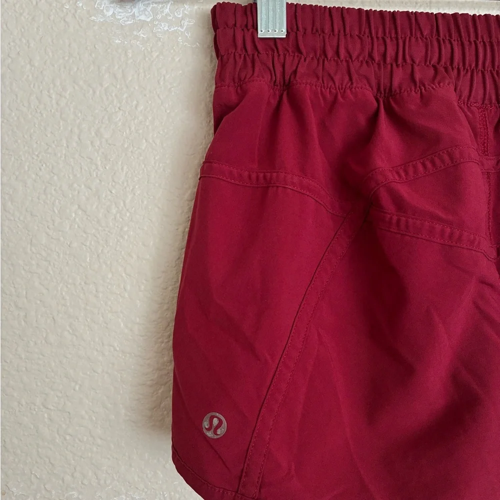 Lululemon Low-Rise Athletic Shorts (Size 4) - Picture 4 of 4